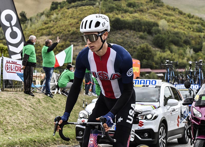 Neilson Powless, İtalya'nın Imola kentinde düzenlenen 2020 UCI Yol Dünya Şampiyonası'nda ABD Bisiklet Takımı adına yarışıyor. (Fotoğraf: USA Cycling/Casey B. Gibson izniyle)